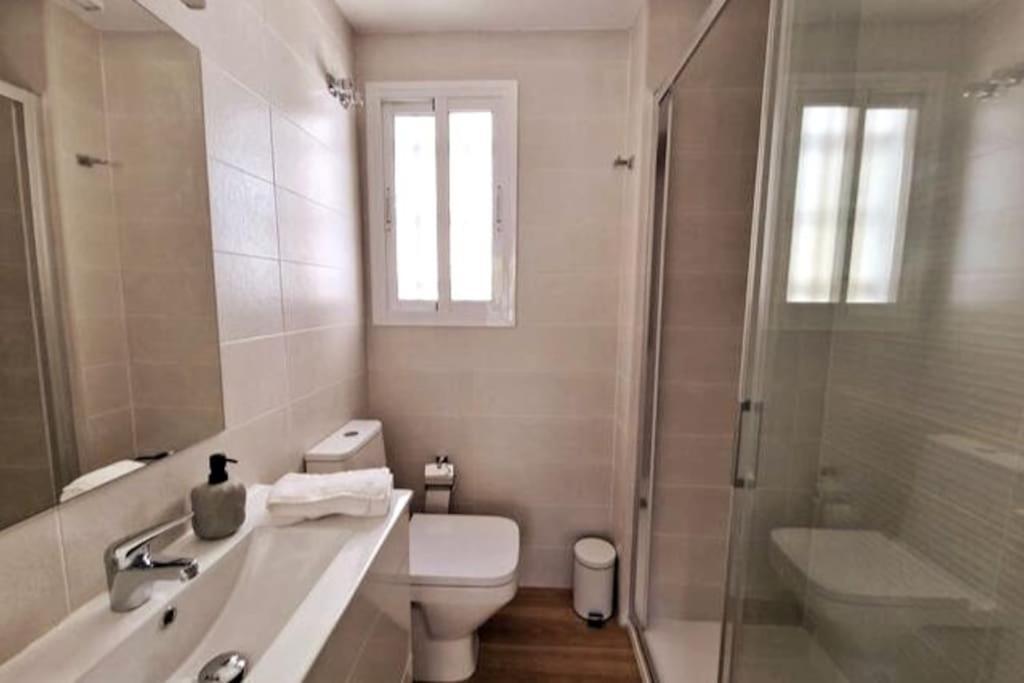 Moderno Apartamento Sevilla Zona Nervion. Wifi/Ac Kültér fotó